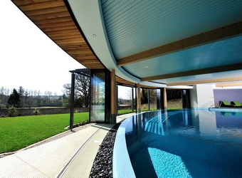 Holiday Homes with Pools
