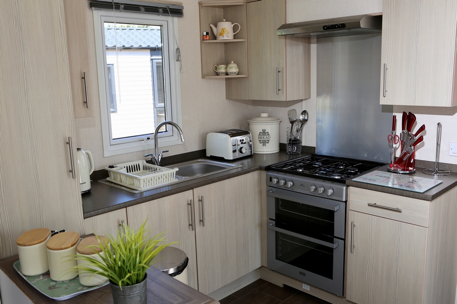 Platinum 2 Bed Caravan, Par Sands Holiday Park