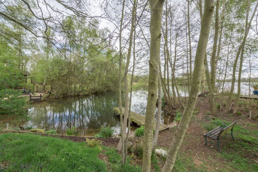 Lakeside Boat House, Pentney, Norfolk Michael Paul Holidays