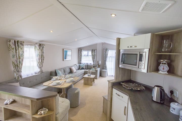 Superior 3-Bed Caravan, The Lakes Rookley, nr Ventnor