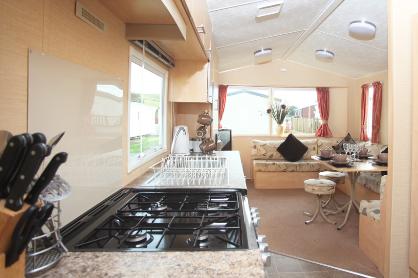 Classic 3 Bed Caravan, 12ft Wide, Par Sands Holiday Park, Dog Friendly. Classic 3 Bed Caravan, 12ft Wide, Par Sands Holiday Park, Dog Friendly.